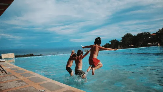 OPEN ROOFTOP SWIMMING POOL
